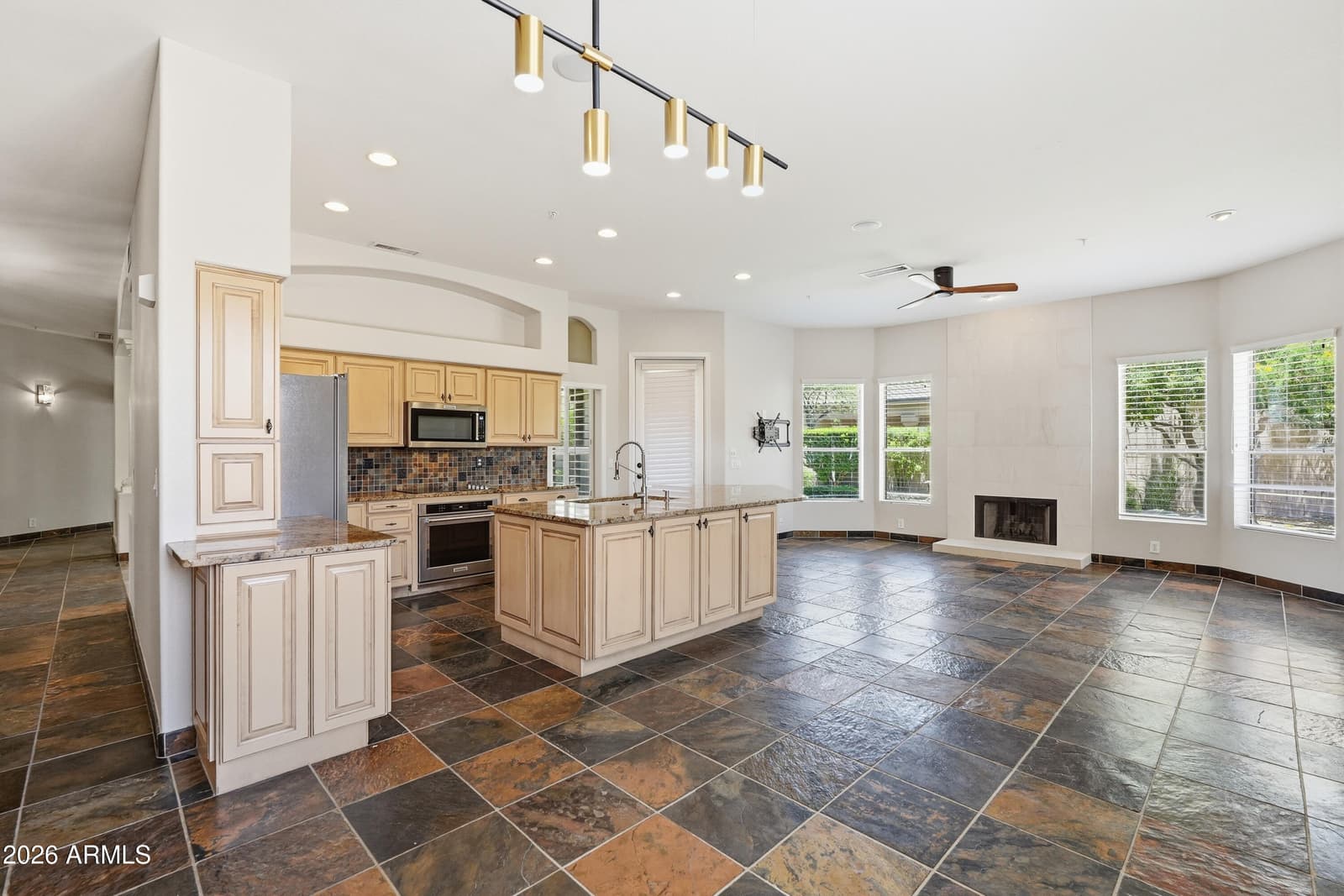 7458 E MARIPOSA GRANDE Drive, Scottsdale, AZ 85255 — photo 8 of 27