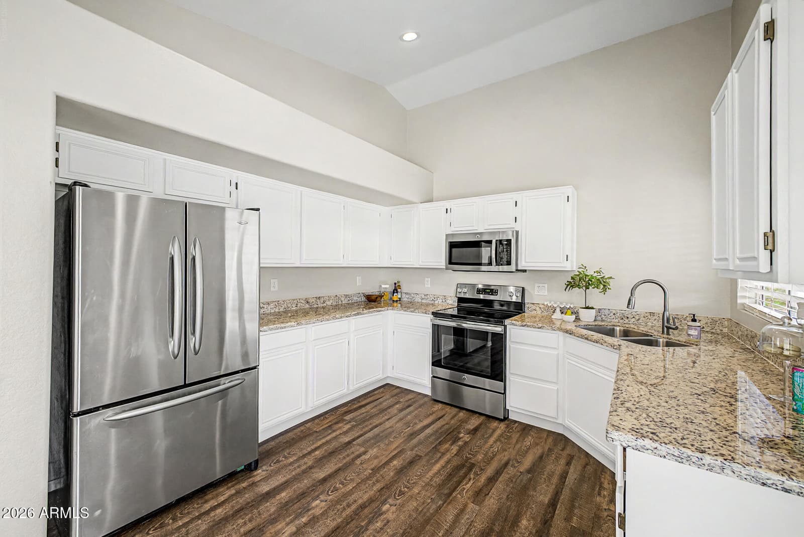 8408 W Bloomfield Road W, Peoria, AZ 85381 — photo 9 of 30
