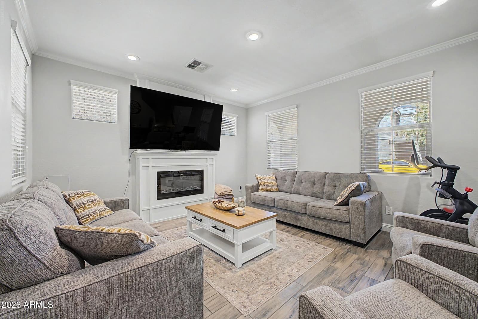 258 N SUNRISE, Mesa, AZ 85207 — photo 4 of 23