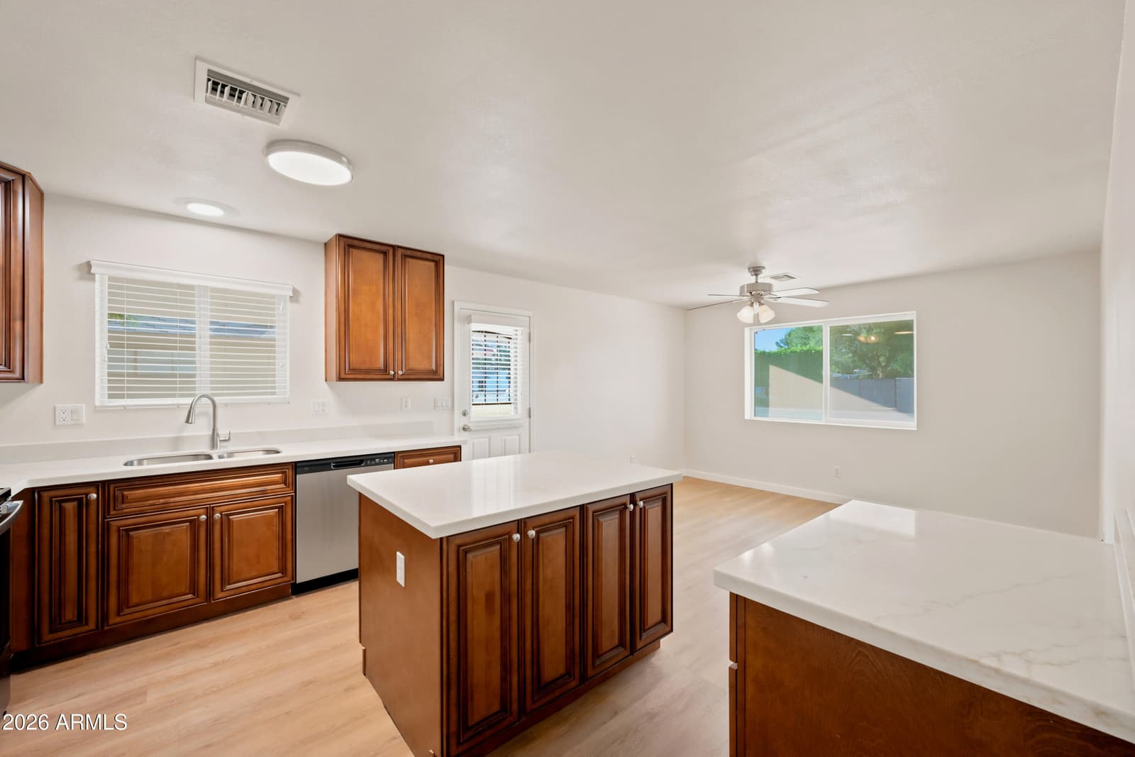 1031 E 2ND Avenue, Mesa, AZ 85204 — photo 5 of 23