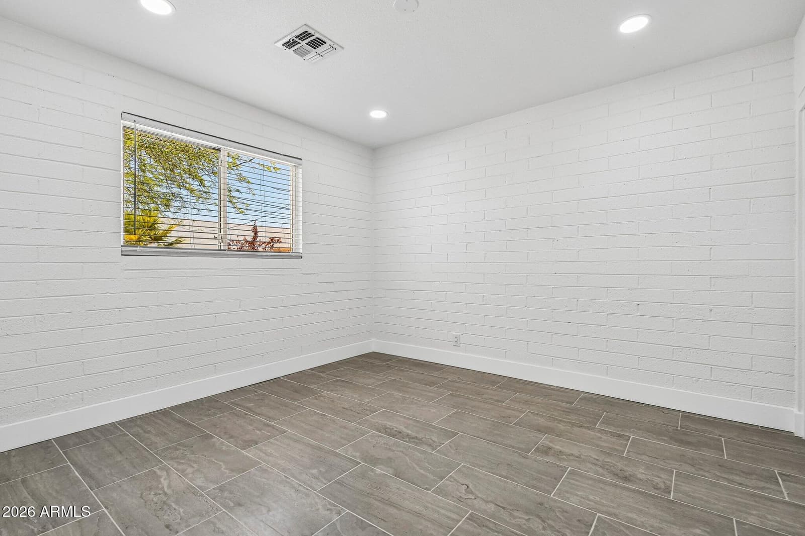 10258 N 18th Avenue, Phoenix, AZ 85021 — photo 11 of 24