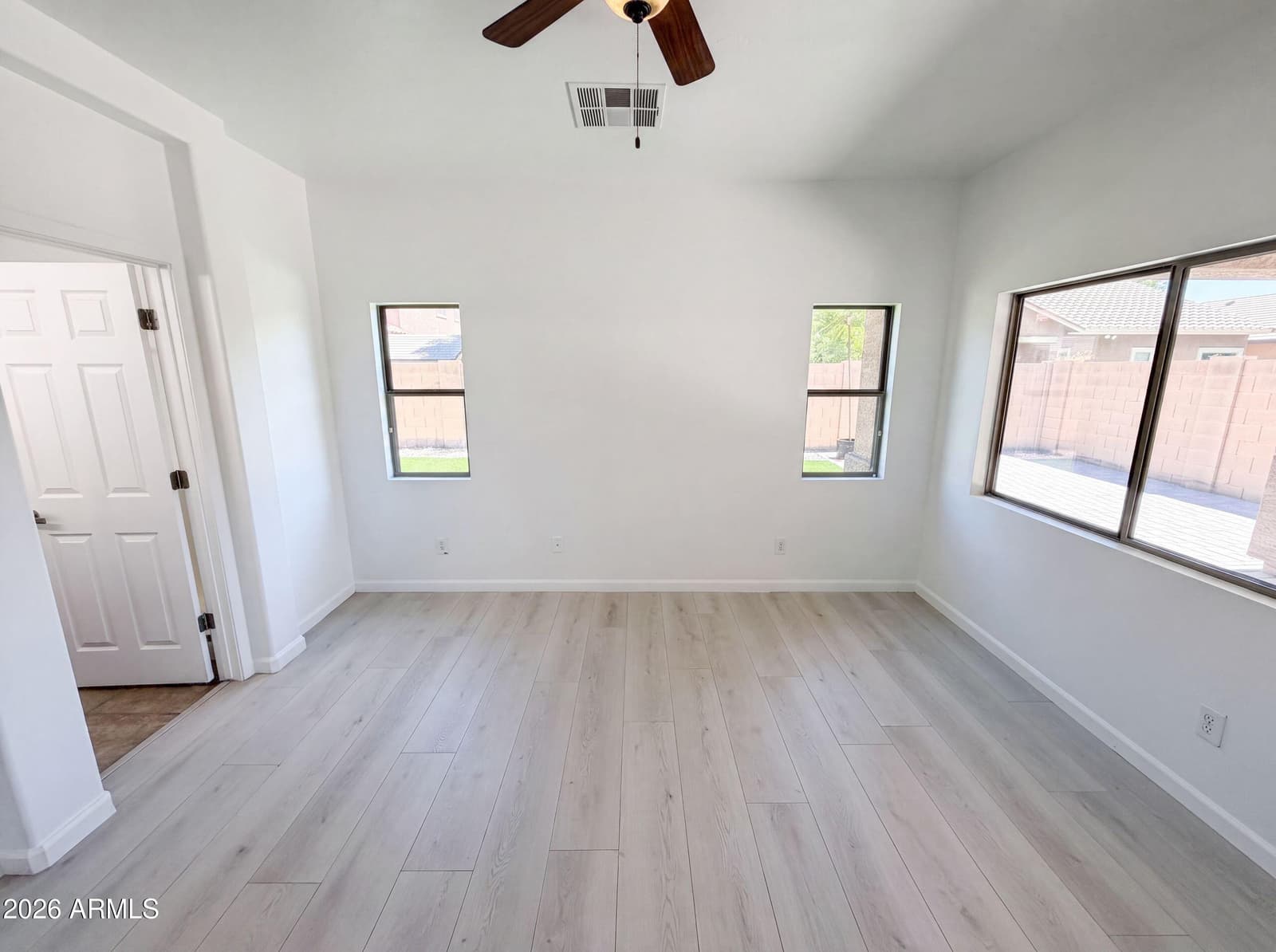 934 E OVERLIN Lane, Avondale, AZ 85323 — photo 4 of 26