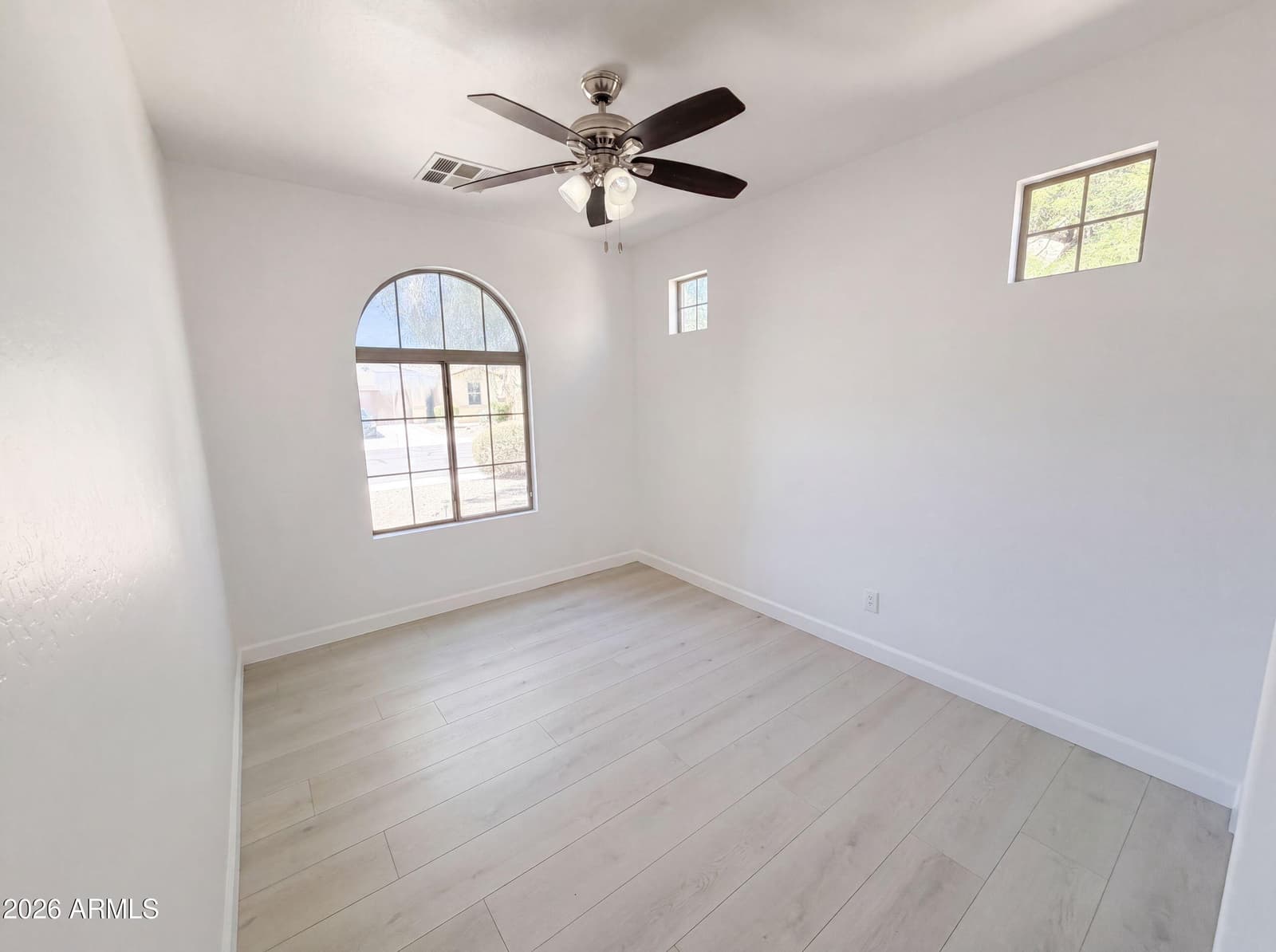 934 E OVERLIN Lane, Avondale, AZ 85323 — photo 16 of 26