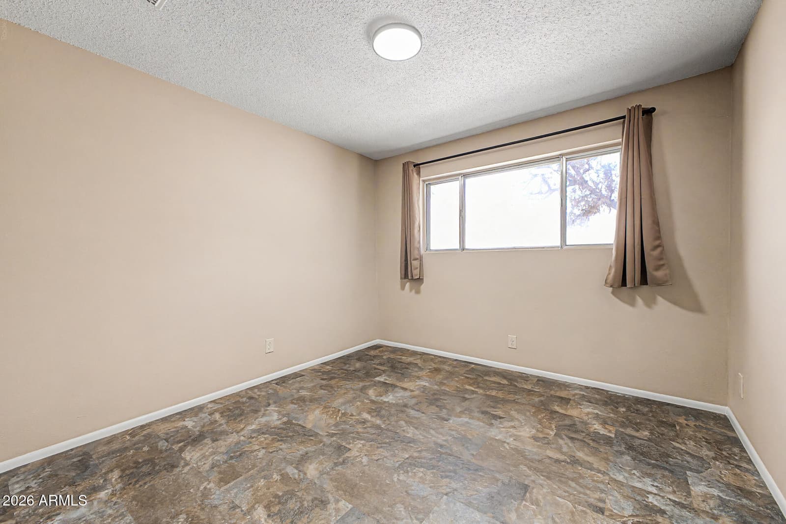 3328 W Bloomfield Road, Phoenix, AZ 85029 — photo 7 of 13