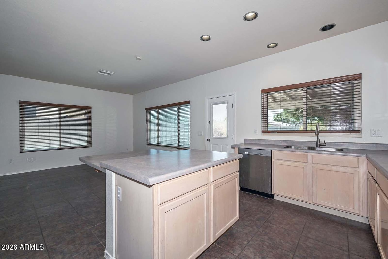 6615 W El Cortez Place, Phoenix, AZ 85083 — photo 13 of 41
