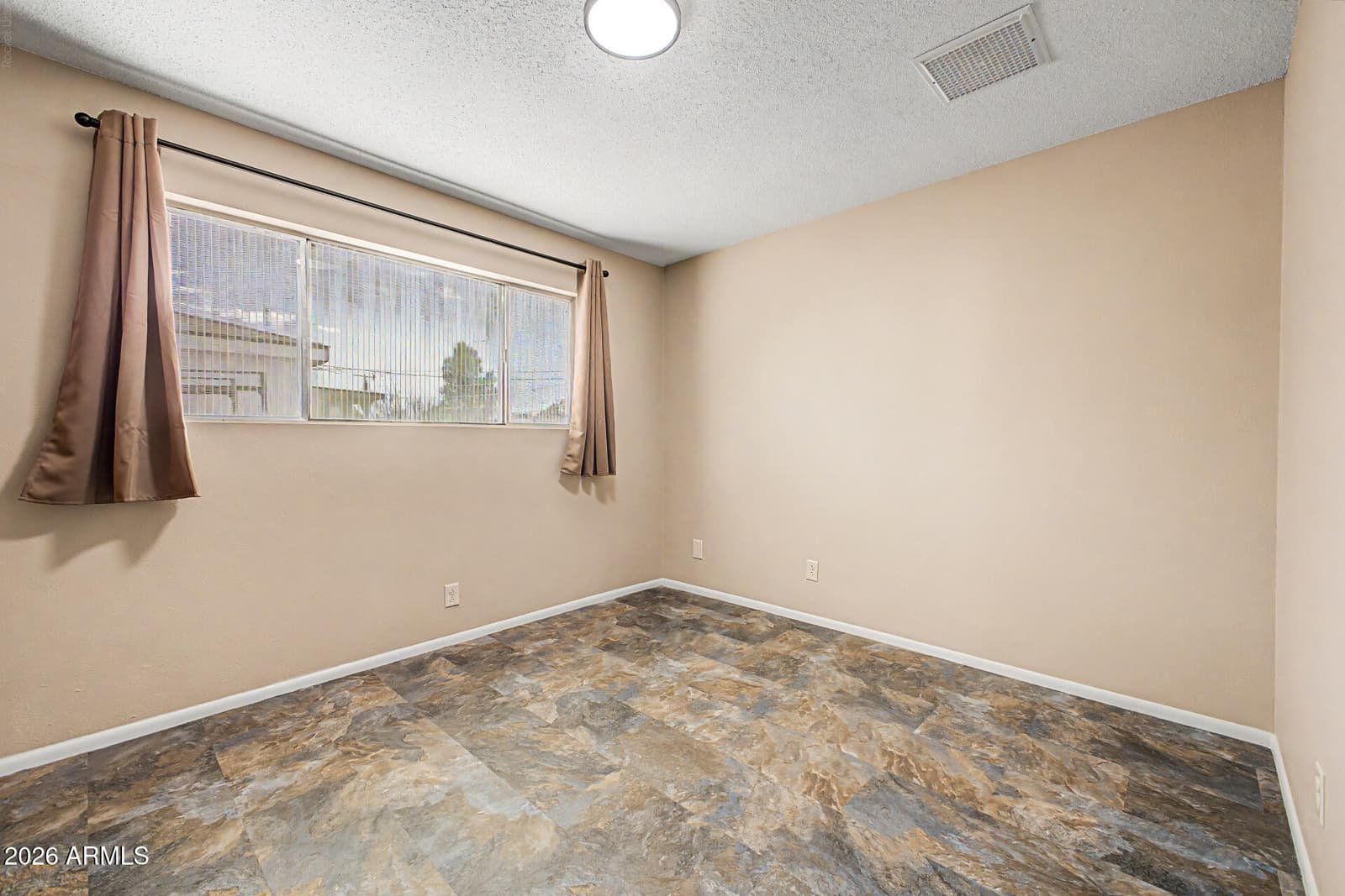3328 W Bloomfield Road, Phoenix, AZ 85029 — photo 10 of 13