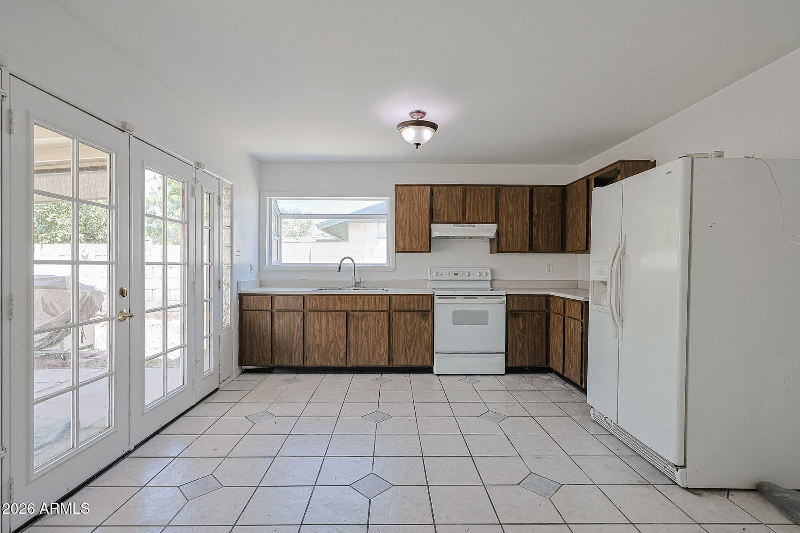 4532 W MONTEBELLO Avenue, Glendale, AZ 85301 — photo 3 of 24