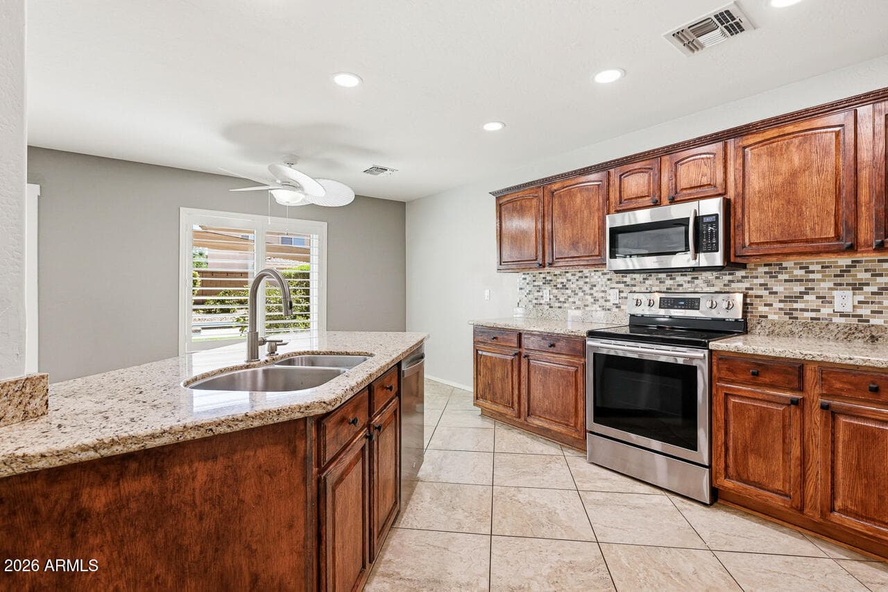 1059 S 226TH Drive, Buckeye, AZ 85326 — photo 4 of 79