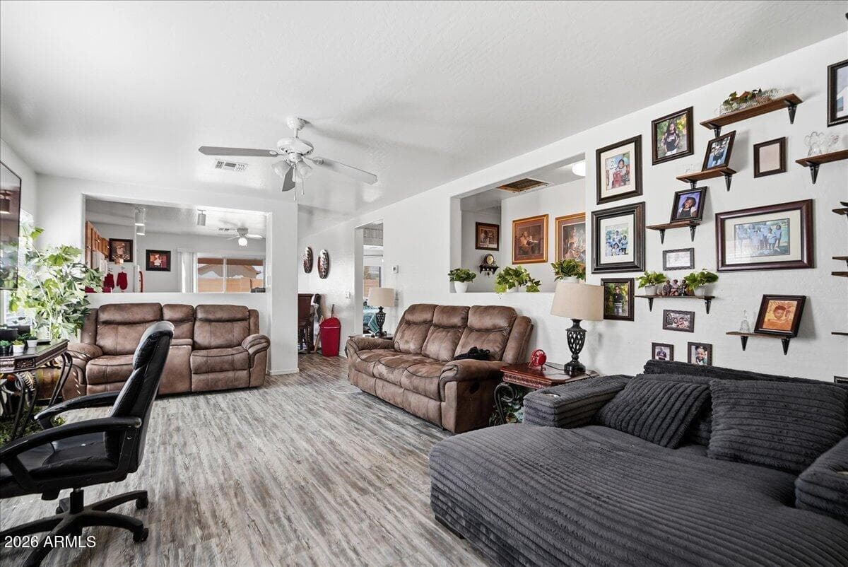 6042 W ENCINAS Lane, Phoenix, AZ 85043 — photo 4 of 14