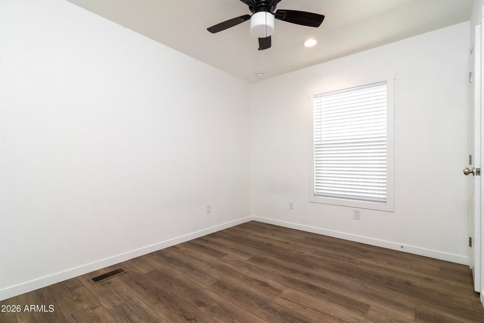 8601 N 71st Avenue 119, Glendale, AZ 85301 — photo 8 of 30