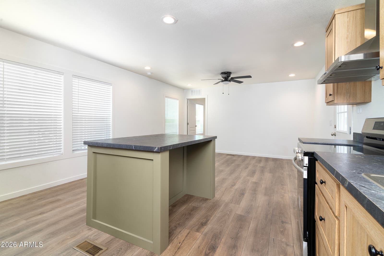 8601 N 71st Avenue 119, Glendale, AZ 85301 — photo 6 of 30