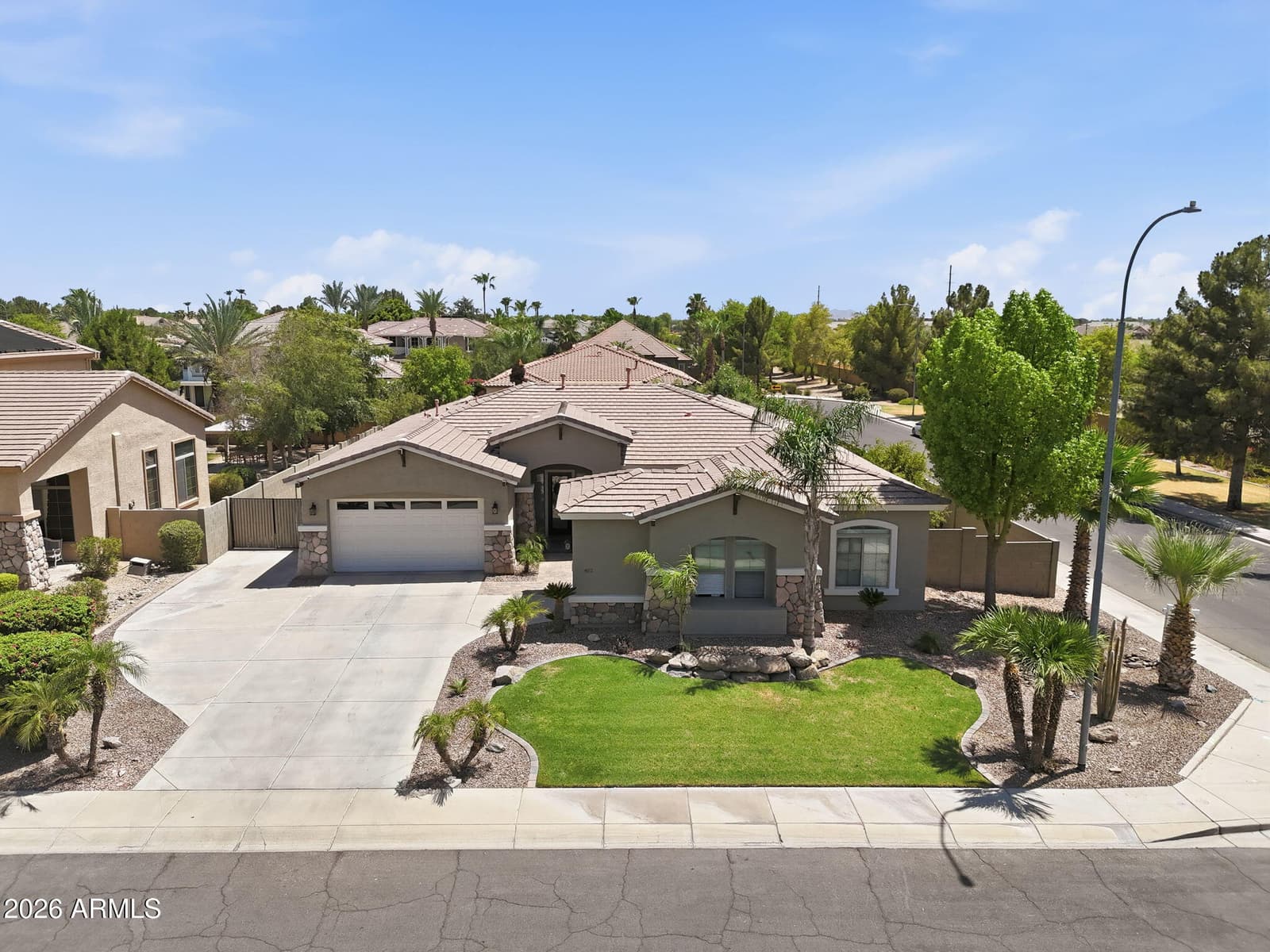 407 E TONTO Place, Chandler, AZ 85249 — photo 4 of 76