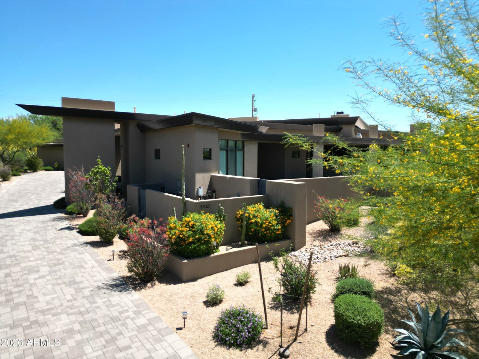 37021 N HOLIDAY Lane, Carefree, AZ 85377 — photo 6 of 120