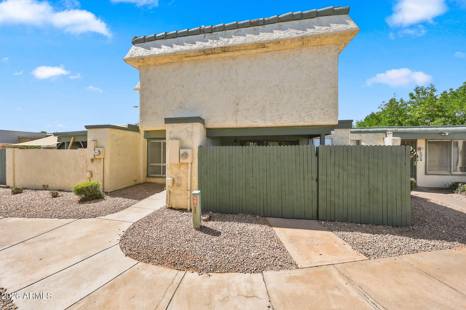 9054 N 51ST Lane, Glendale, AZ 85302 — photo 2 of 33