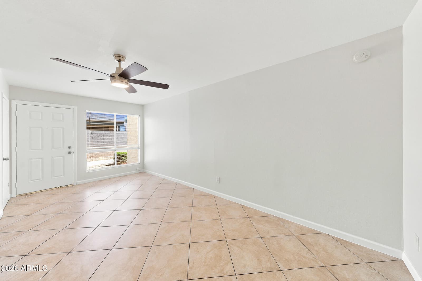 9054 N 51ST Lane, Glendale, AZ 85302 — photo 7 of 33