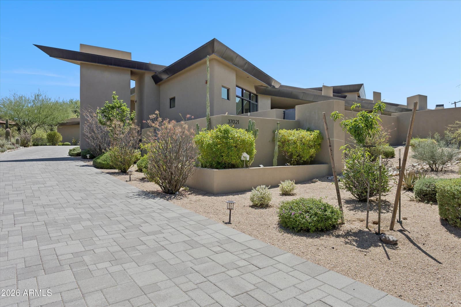 37021 N HOLIDAY Lane, Carefree, AZ 85377 — photo 7 of 120