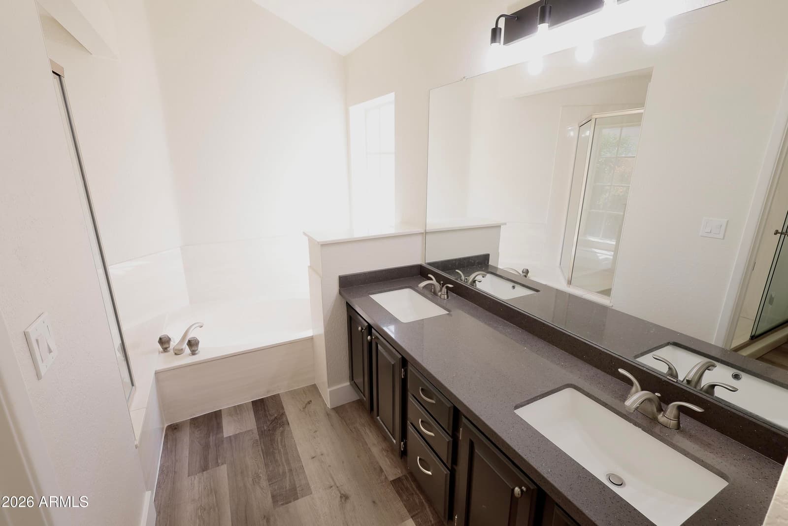 11840 N 40TH Way, Phoenix, AZ 85028 — photo 17 of 42