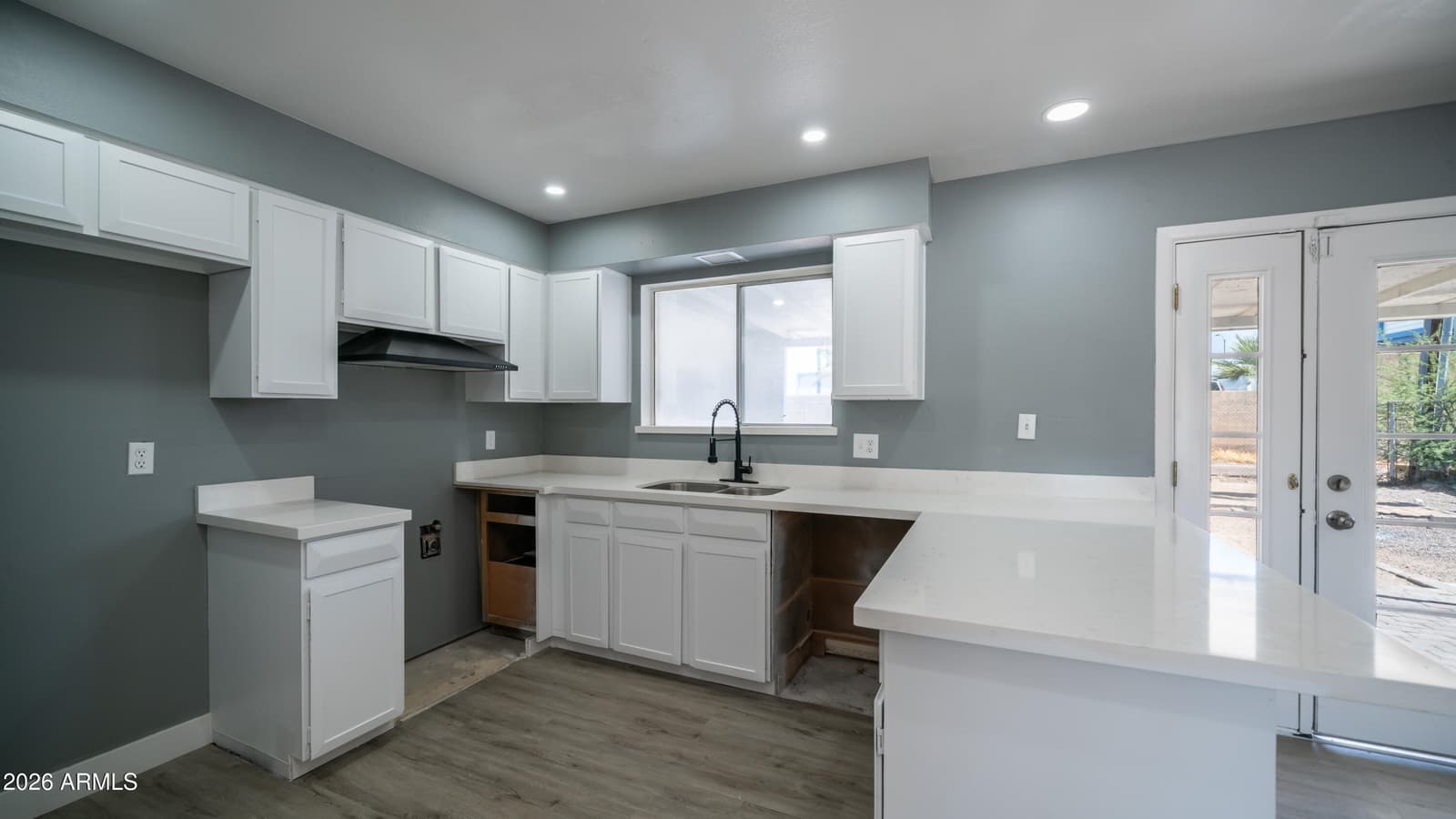 1558 W Crescent Avenue, Mesa, AZ 85202 — photo 9 of 26