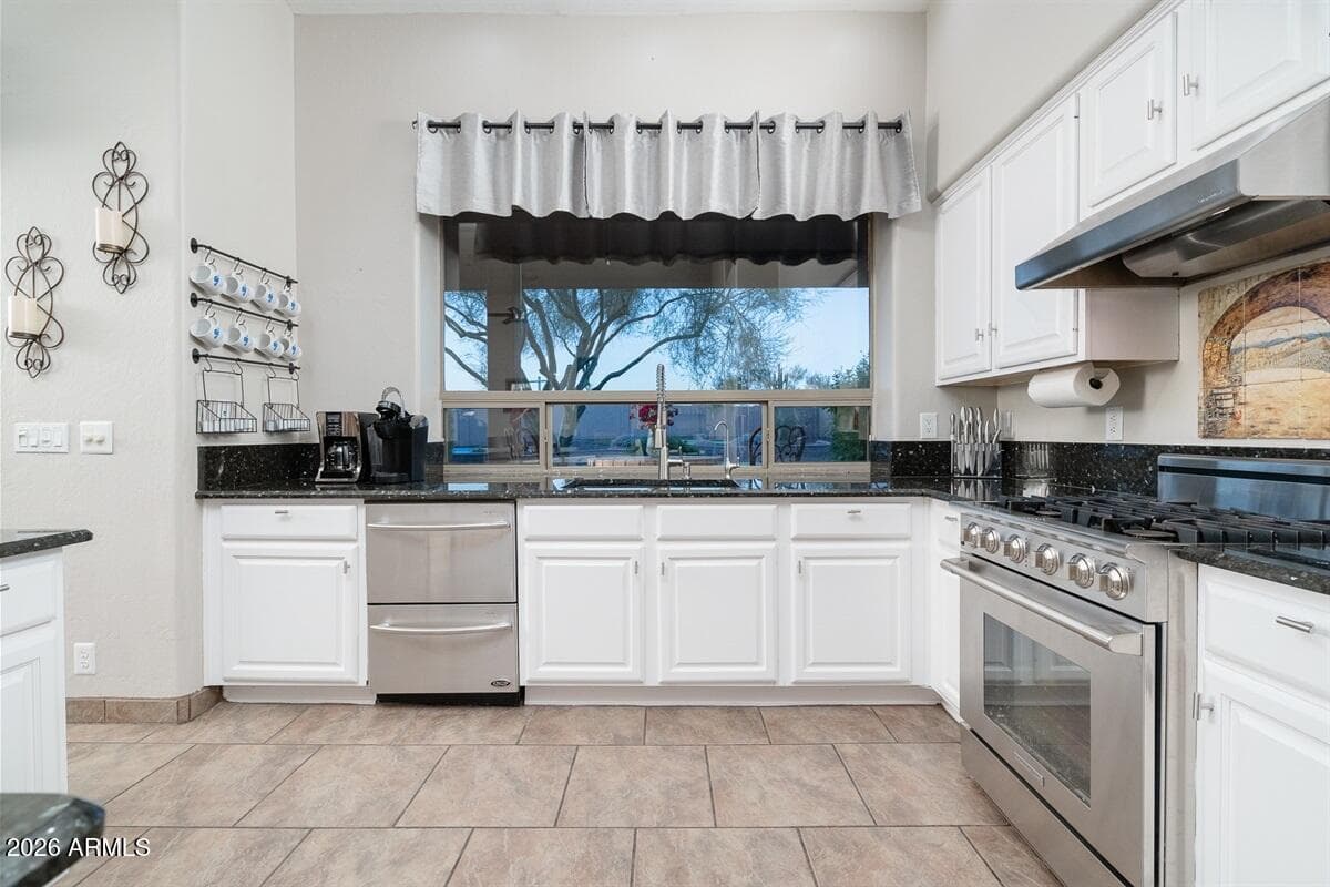 7030 E CARRIAGE TRAILS Drive, Scottsdale, AZ 85266 — photo 8 of 23