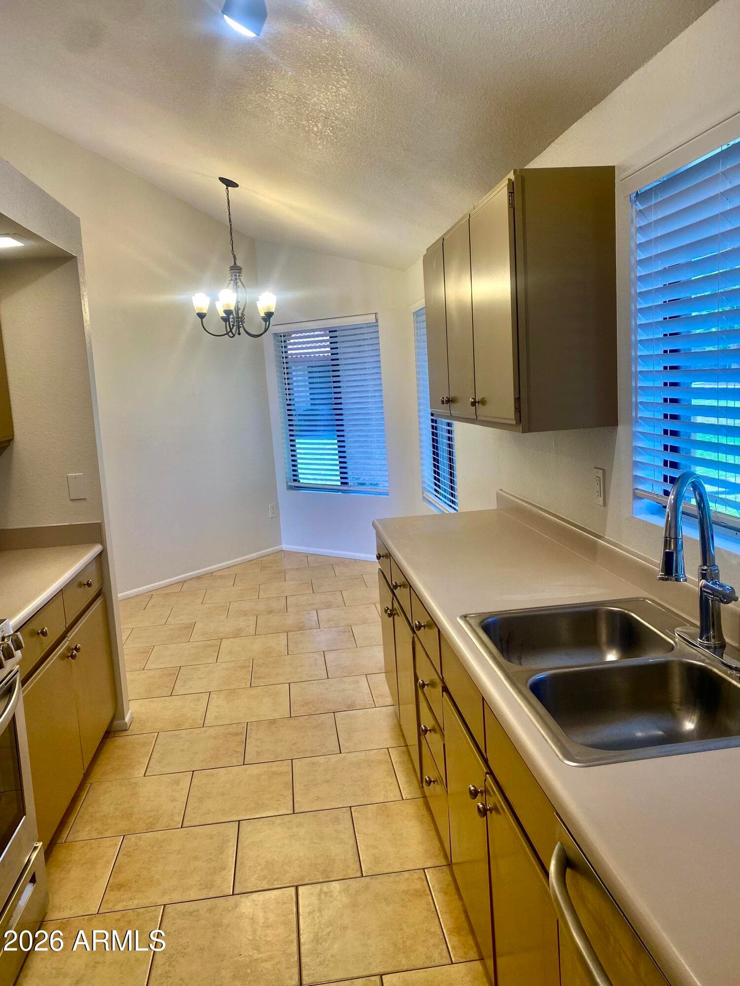 17225 N 16th Street N 3, Phoenix, AZ 85022 — photo 5 of 36