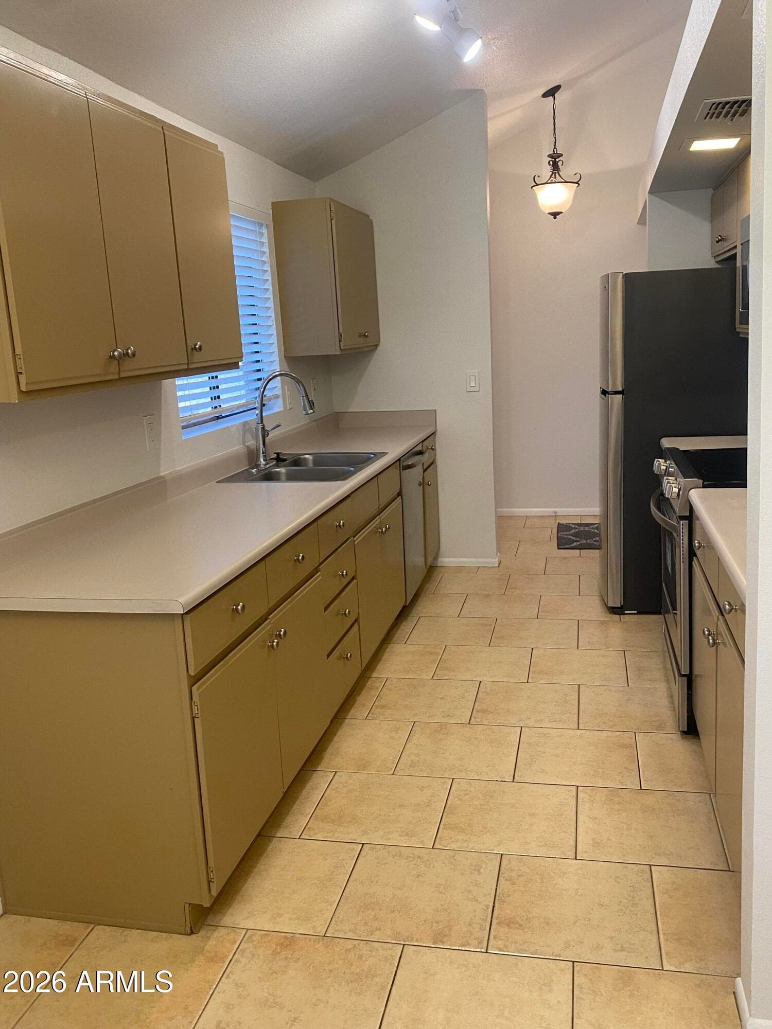 17225 N 16th Street N 3, Phoenix, AZ 85022 — photo 14 of 36