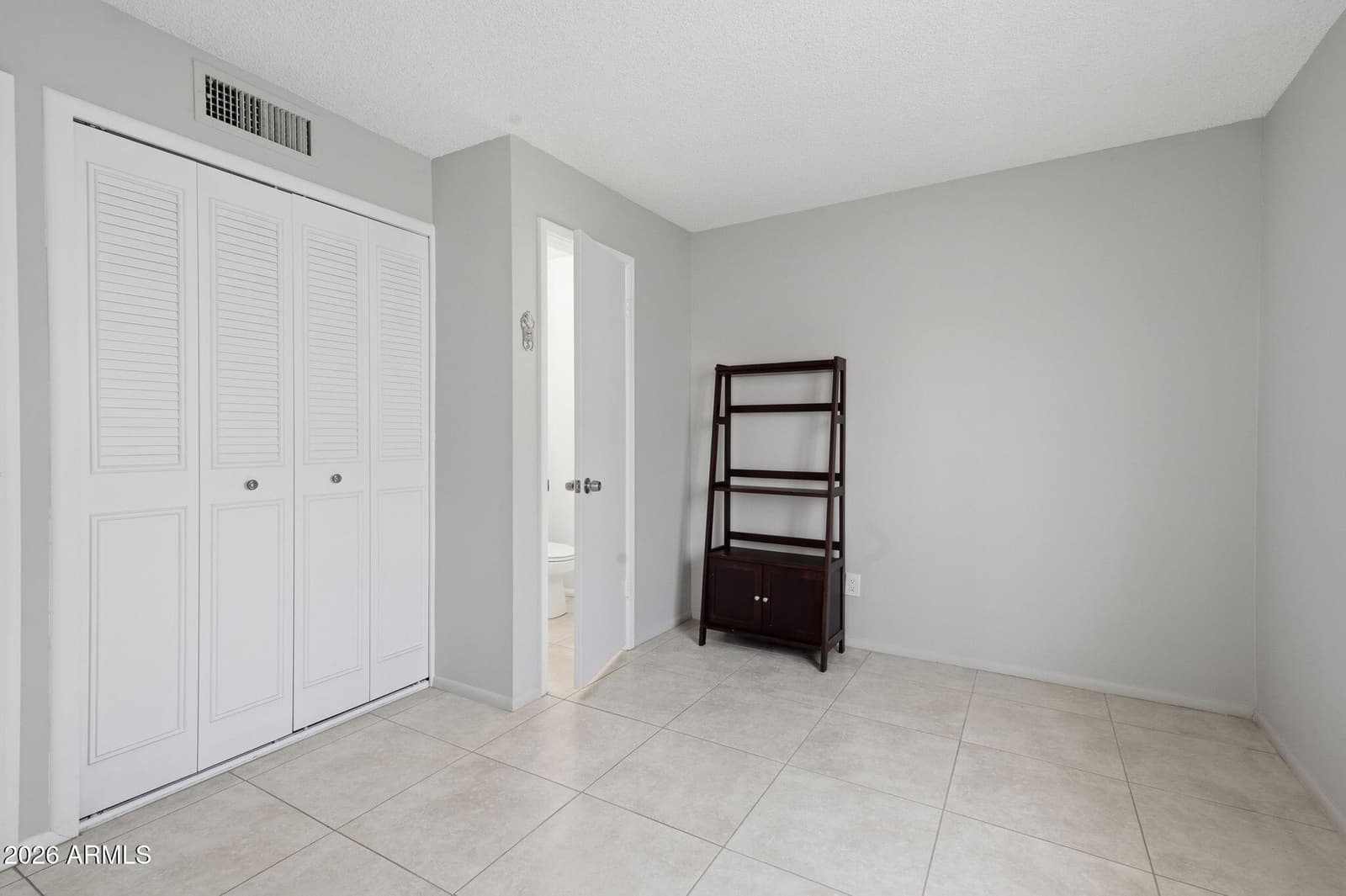7823 E BONNIE ROSE Avenue, Scottsdale, AZ 85250 — photo 11 of 34