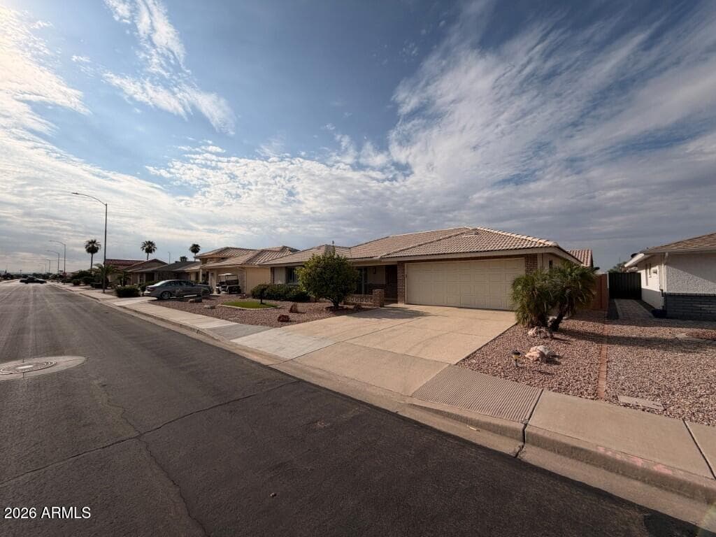 7941 E NAVARRO Avenue, Mesa, AZ 85209 — photo 4 of 33