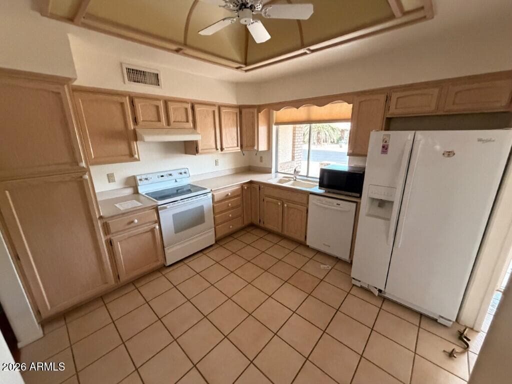 7941 E NAVARRO Avenue, Mesa, AZ 85209 — photo 7 of 33