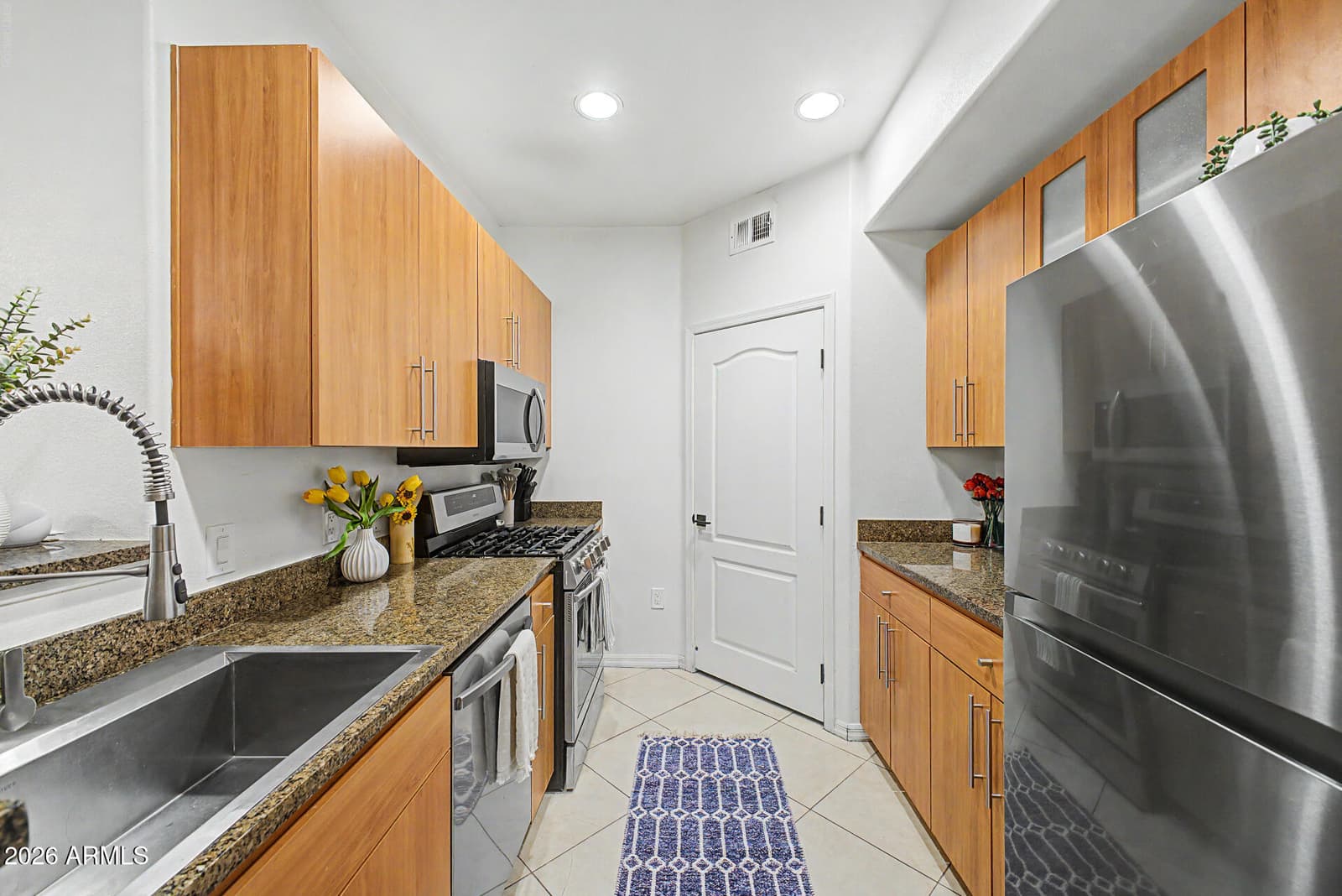 6900 E PRINCESS Drive 1132, Phoenix, AZ 85054 — photo 7 of 32