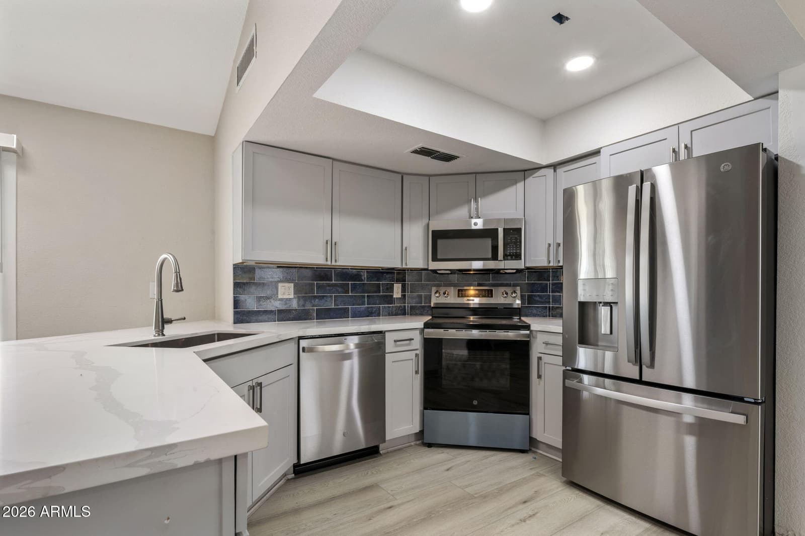 4308 W VERNON Avenue, Phoenix, AZ 85035 — photo 9 of 25