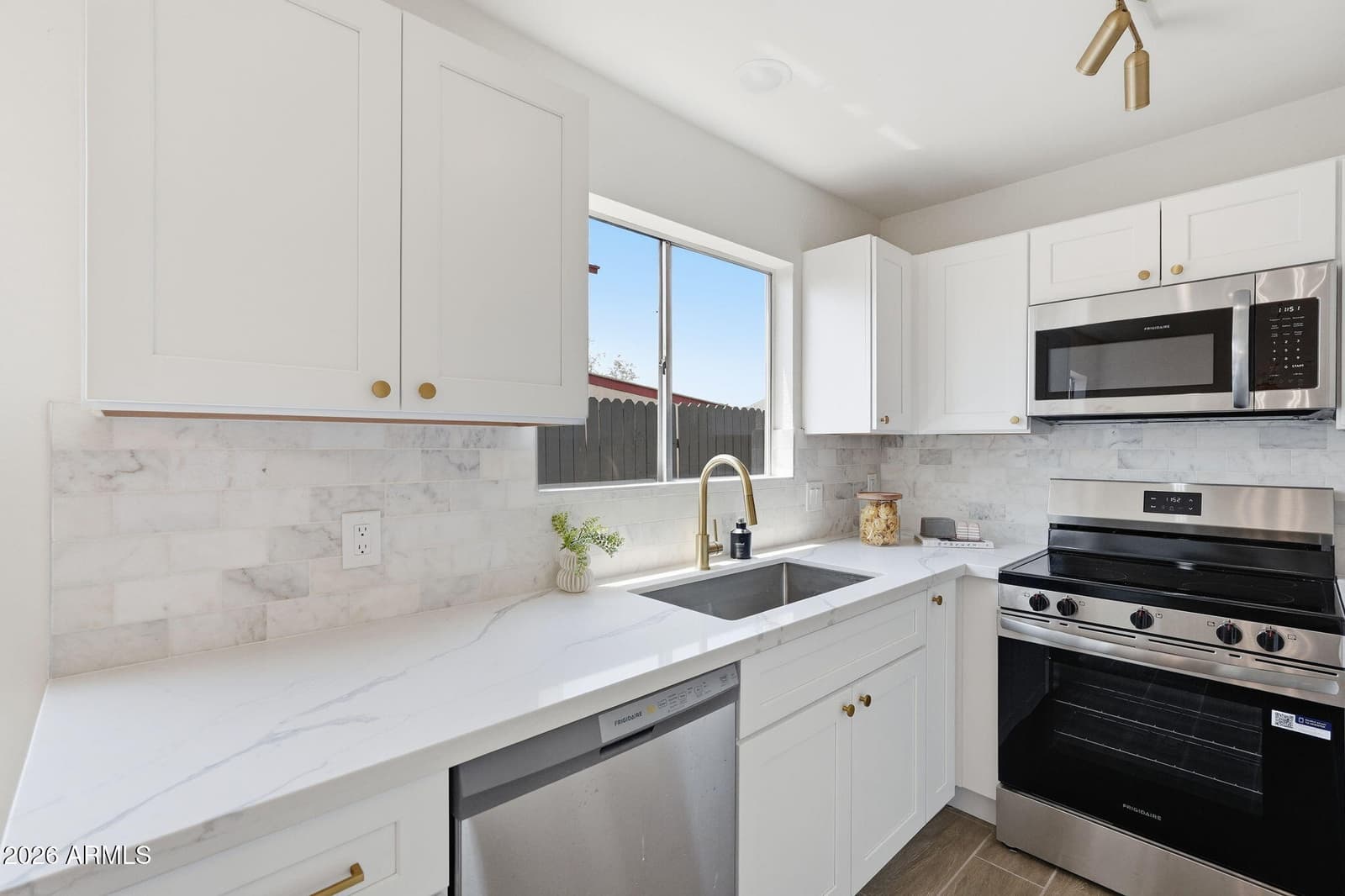 19220 N 14TH Street, Phoenix, AZ 85024 — photo 14 of 38