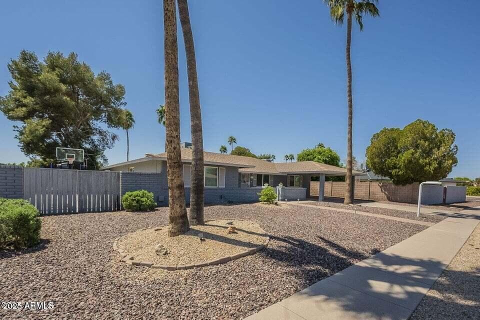 10844 N 37th Street, Phoenix, AZ 85028 — photo 2 of 59