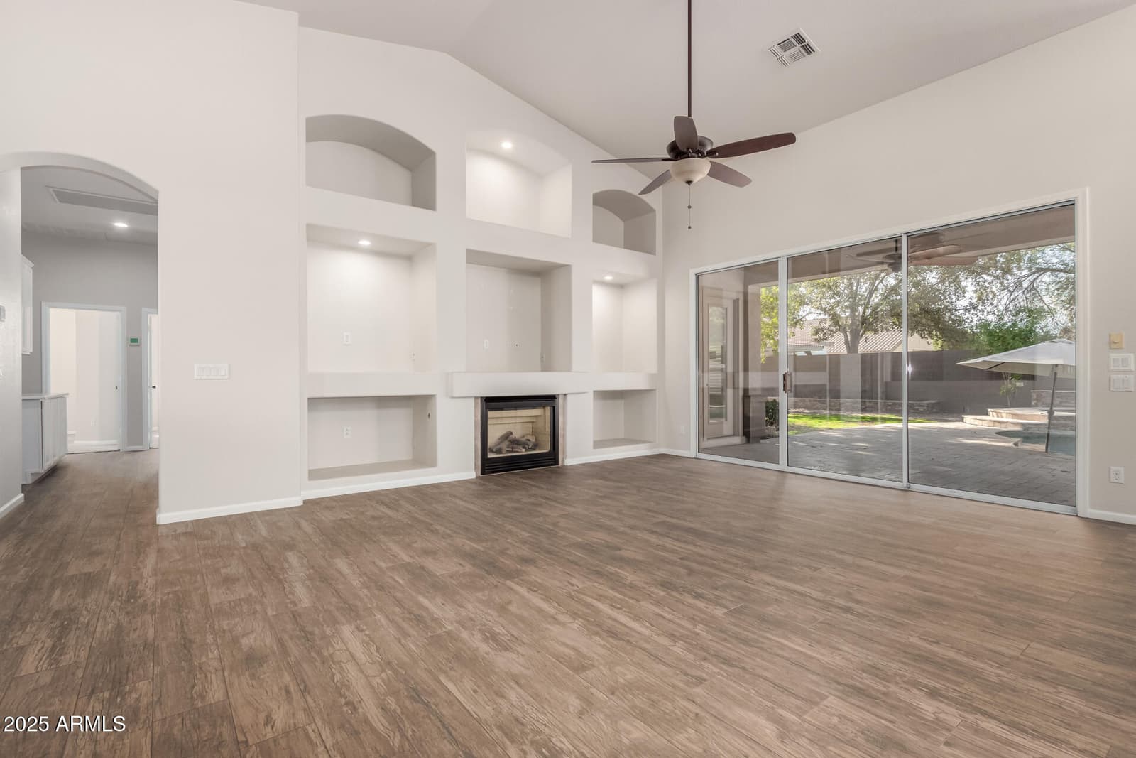 2740 S HONEYSUCKLE Lane, Gilbert, AZ 85295 — photo 3 of 45