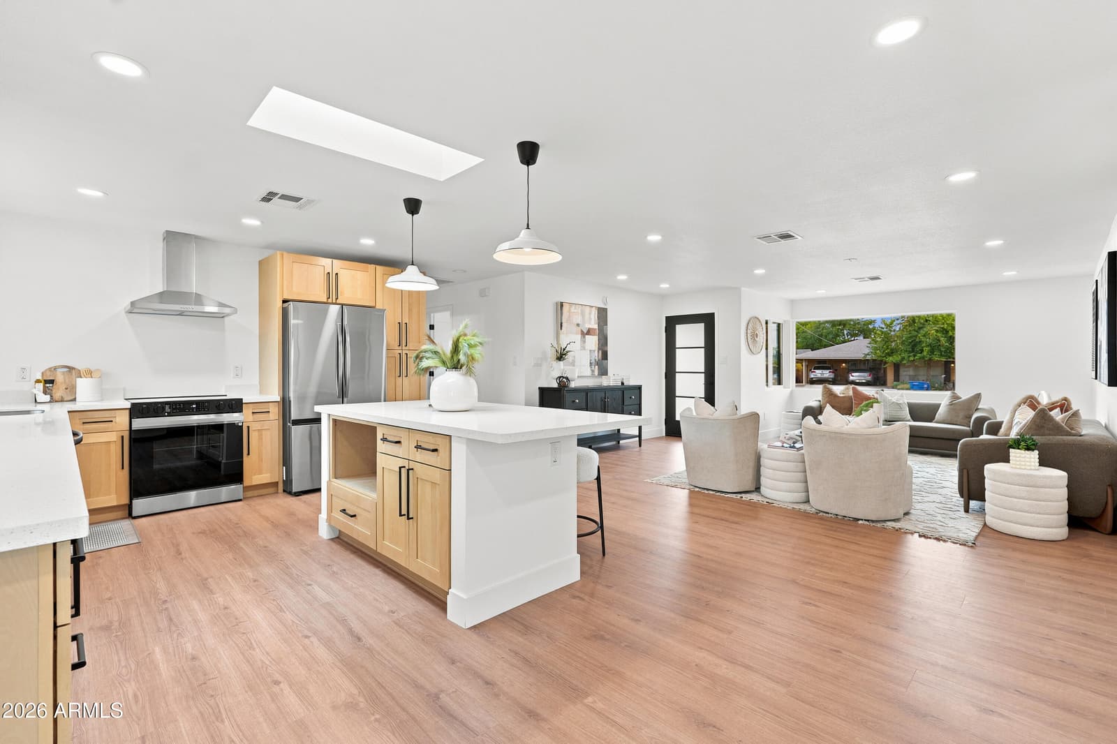 8829 N 17TH Avenue, Phoenix, AZ 85021 — photo 4 of 30