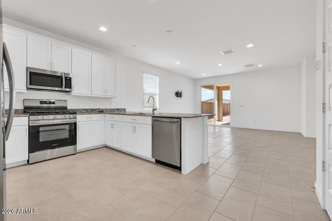 16731 W CHAMA Drive, Surprise, AZ 85387 — photo 5 of 17