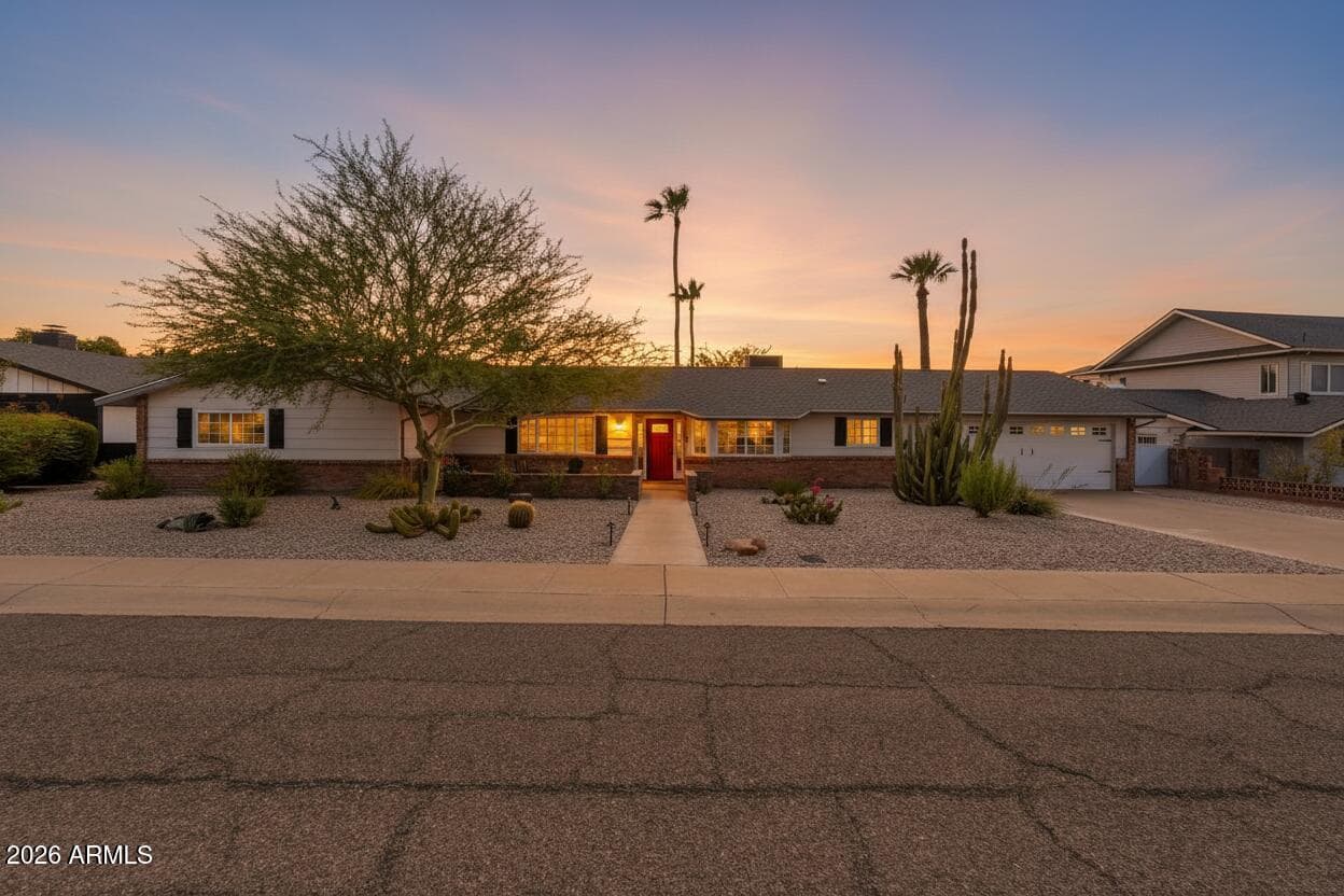 2019 E FLYNN Lane, Phoenix, AZ 85016 — photo 1 of 34