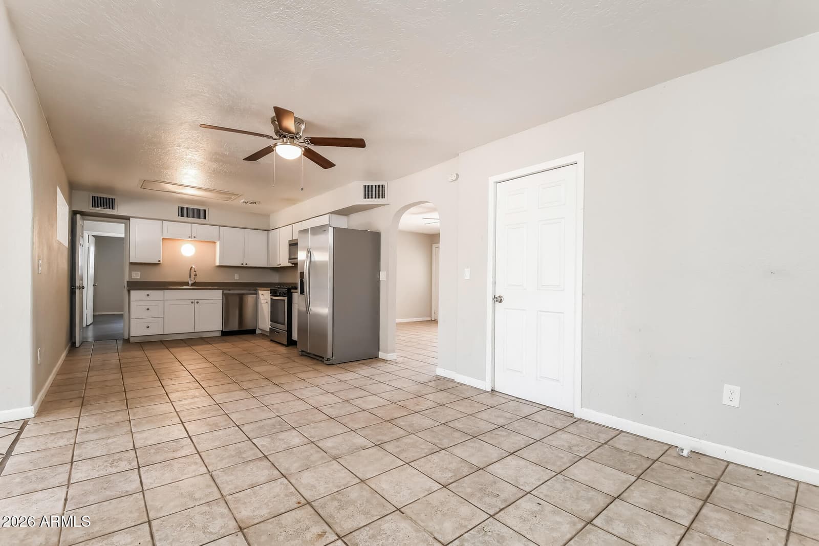 1460 W 6TH Avenue, Mesa, AZ 85202 — photo 6 of 21