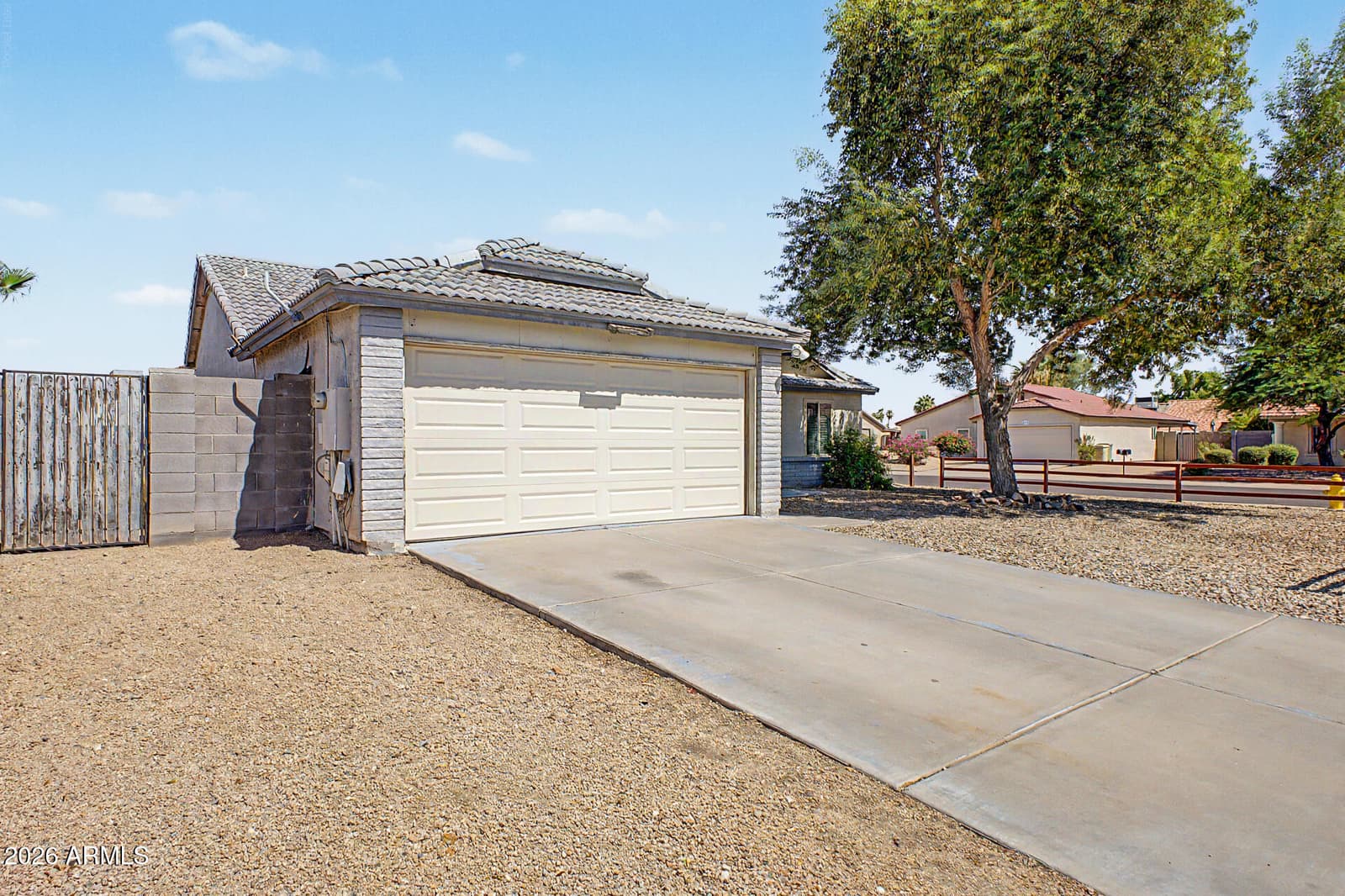 10005 N 64TH Avenue, Glendale, AZ 85302 — photo 2 of 35
