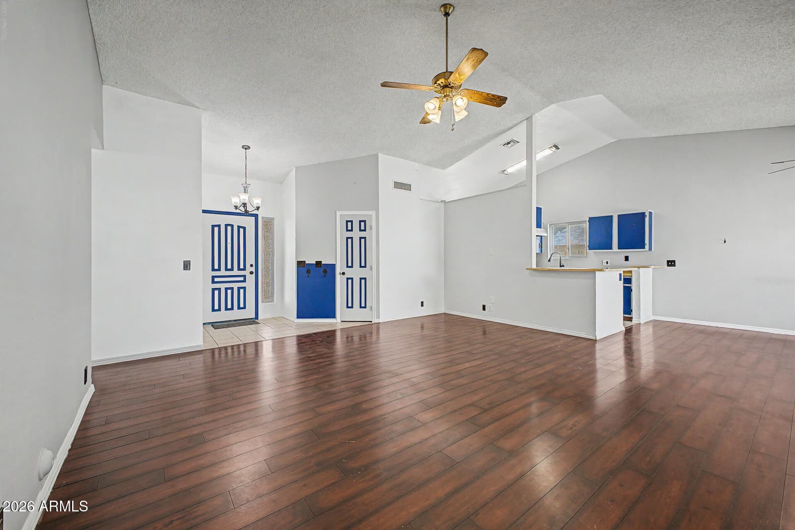 10005 N 64TH Avenue, Glendale, AZ 85302 — photo 5 of 35