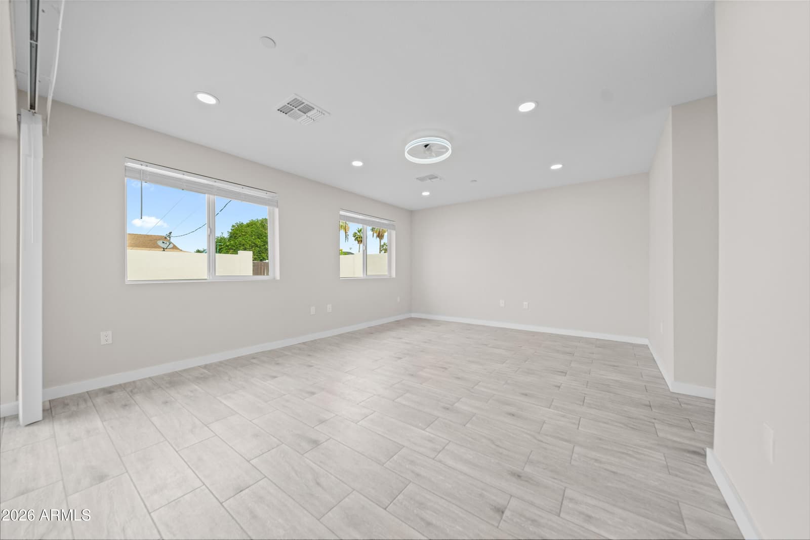 8202 E WHITTON Avenue, Scottsdale, AZ 85251 — photo 10 of 36