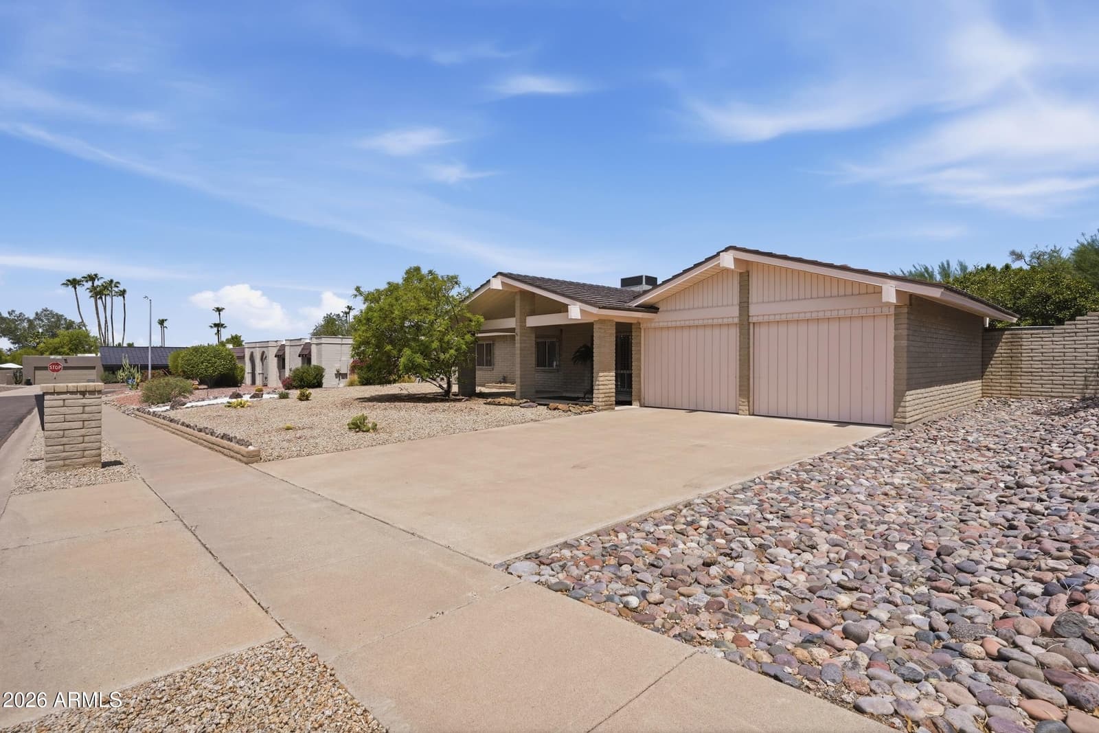 2206 E Nicolet Avenue, Phoenix, AZ 85020 — photo 2 of 41