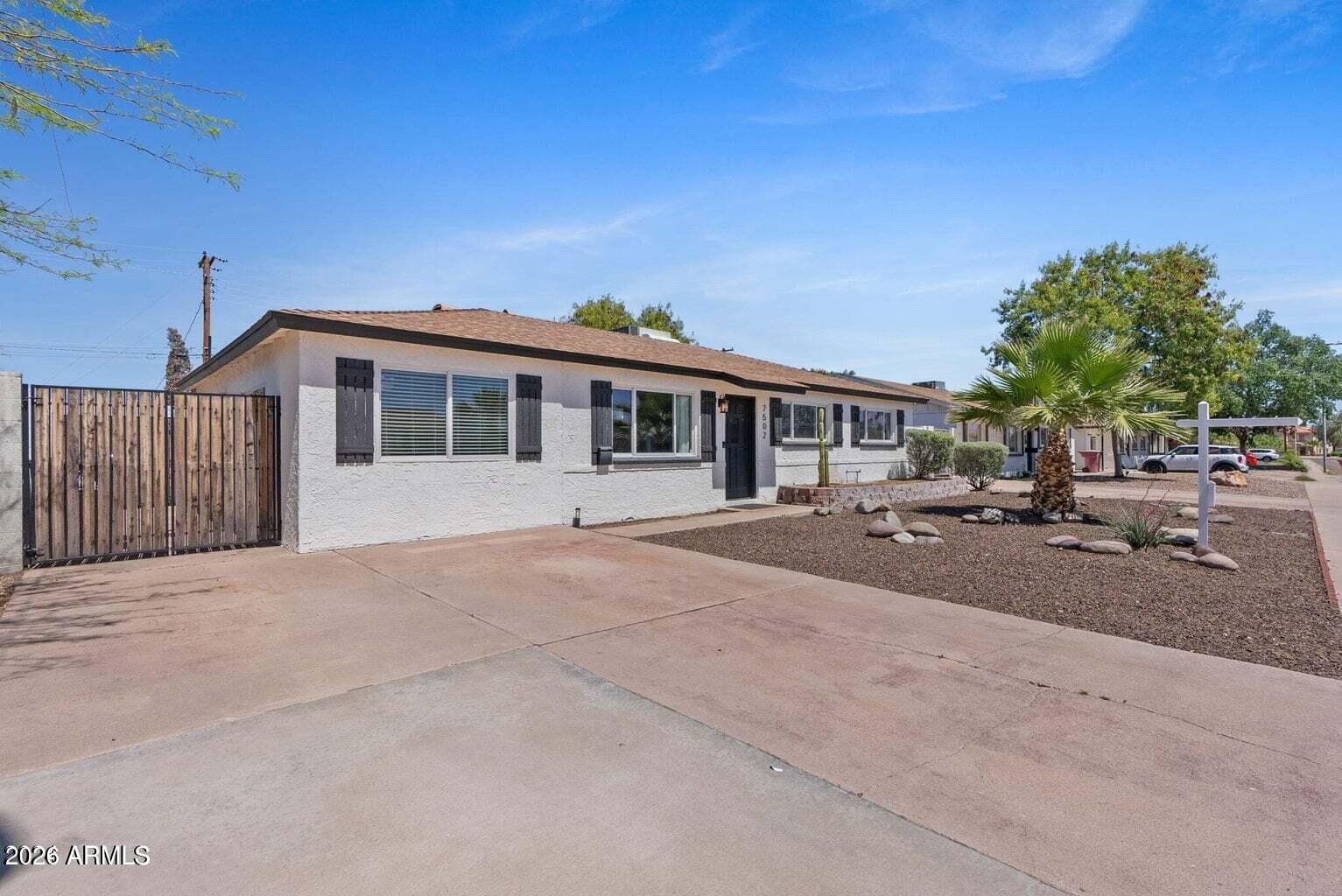 7502 E PIERCE Street, Scottsdale, AZ 85257 — photo 5 of 32