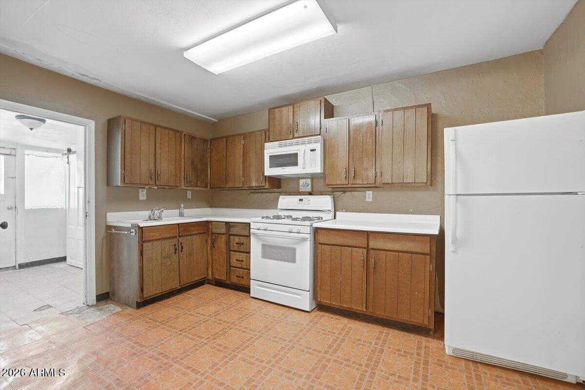 412 S GRANITE Street, Prescott, AZ 86303 — photo 7 of 18