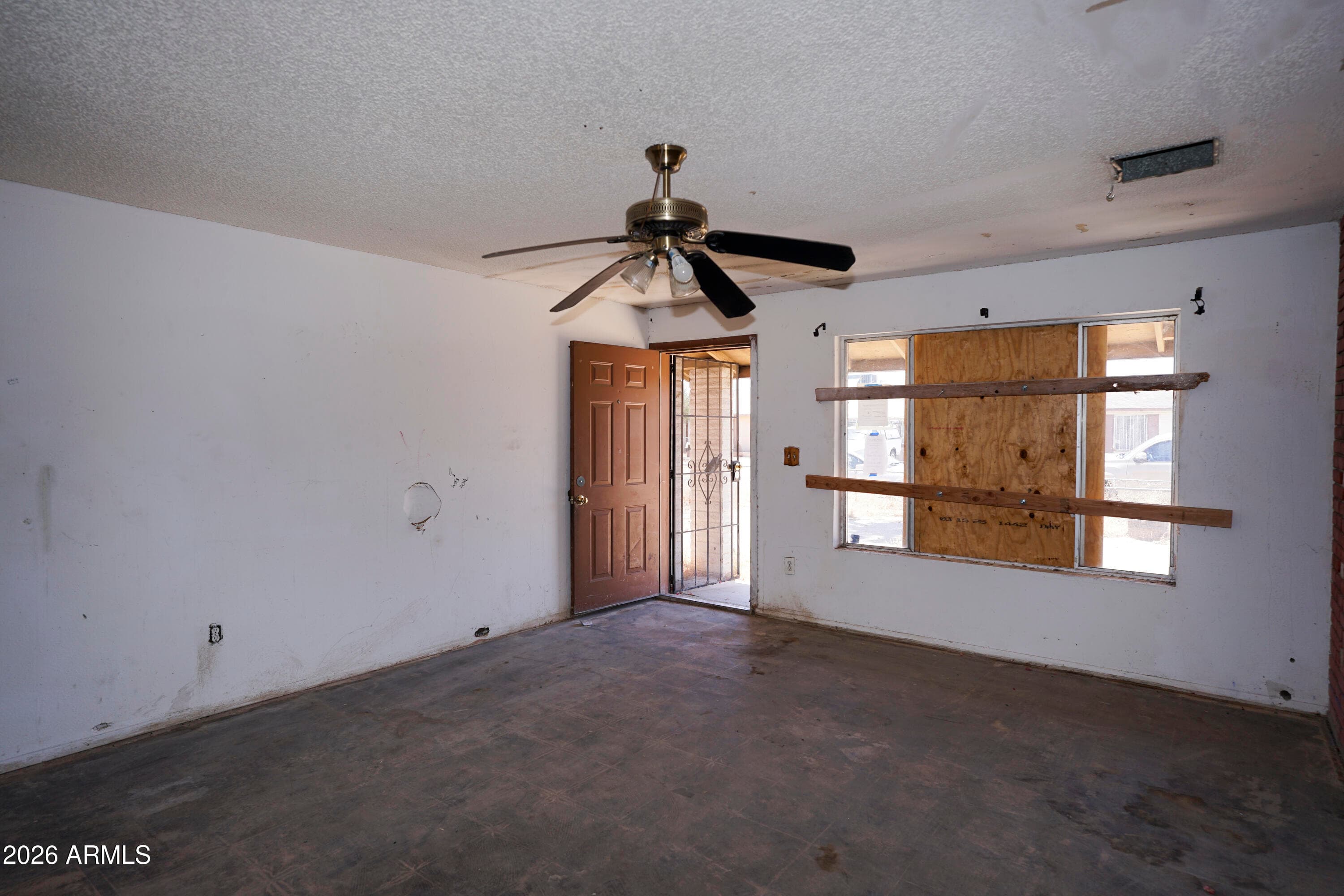 4838 W CORONADO Road, Phoenix, AZ 85035 — photo 6 of 26