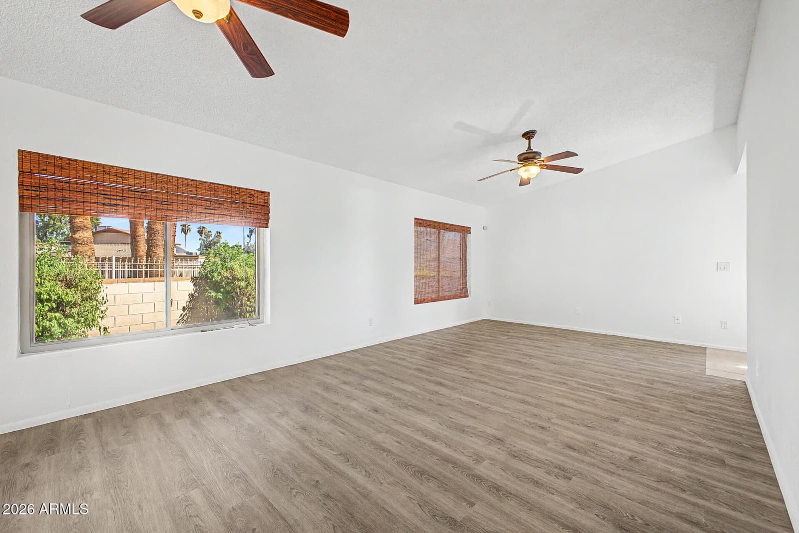 14815 N 25TH Drive 5, Phoenix, AZ 85023 — photo 5 of 29