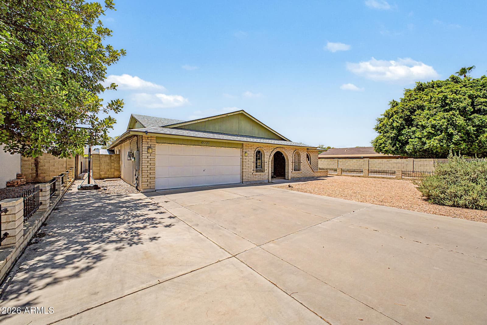 6000 S JUNIPER Street, Tempe, AZ 85283 — photo 3 of 44