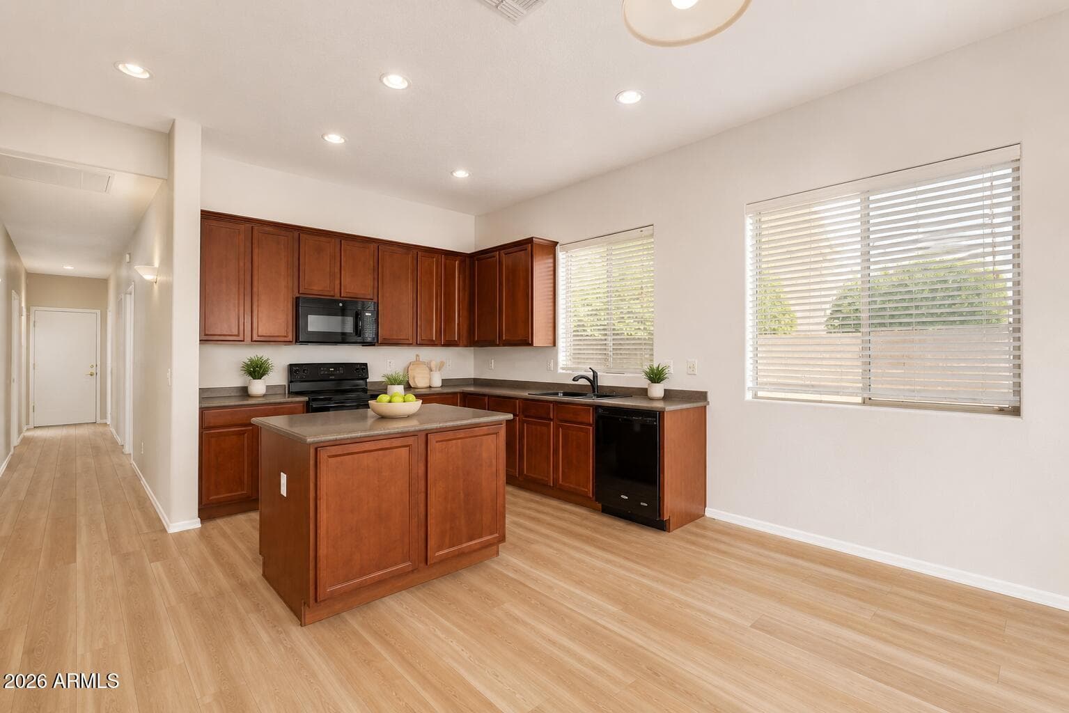 2395 S WHETSTONE Place, Chandler, AZ 85286 — photo 8 of 17