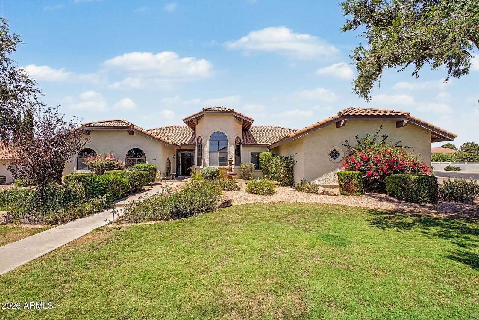 4062 E GLENCOVE Street, Mesa, AZ 85205 — photo 1 of 20