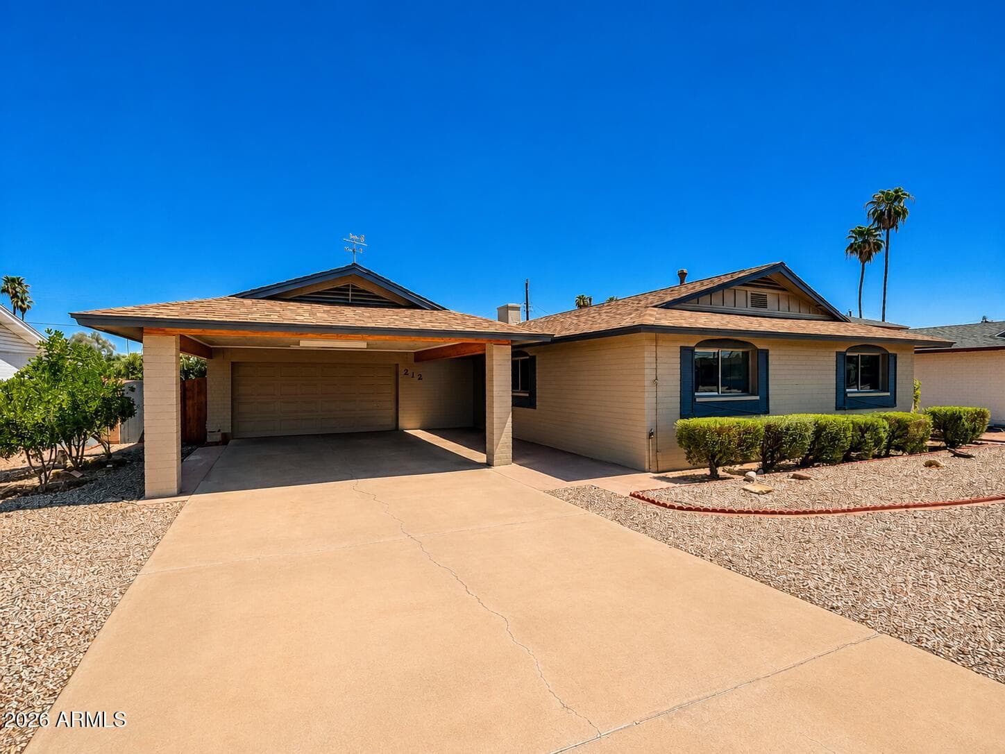 212 E MINTON Drive, Tempe, AZ 85282 — photo 4 of 35
