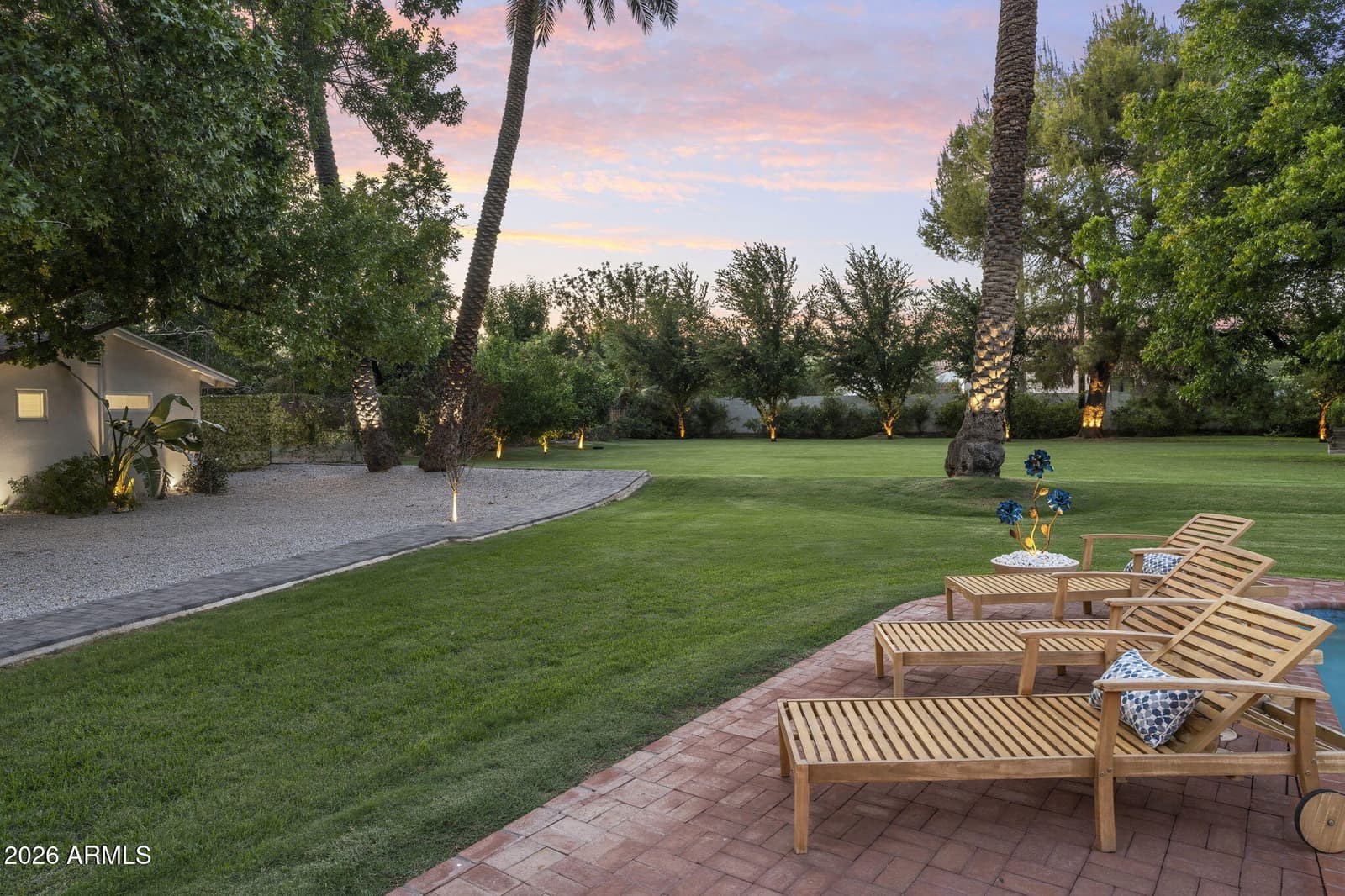 550 W BERRIDGE Lane, Phoenix, AZ 85013 — photo 64 of 92